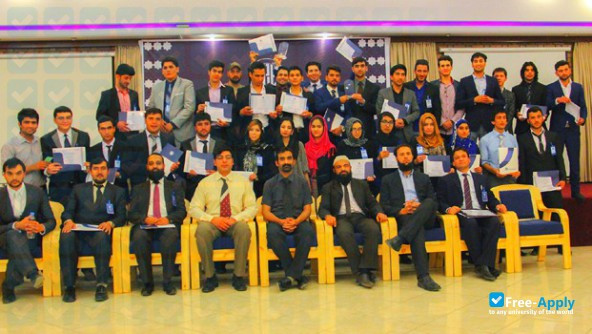 Foto de la Kardan University