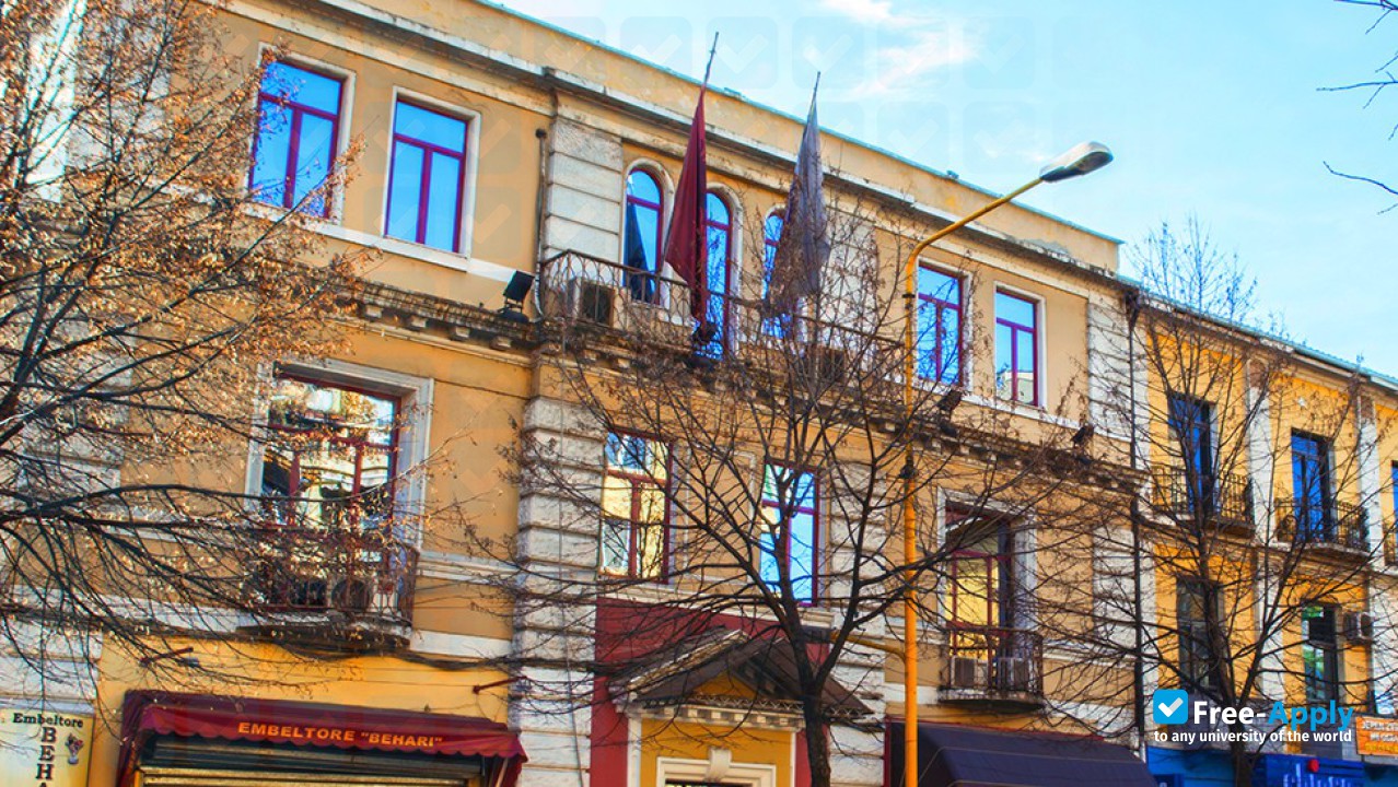 Photo de l’Albanian University #4