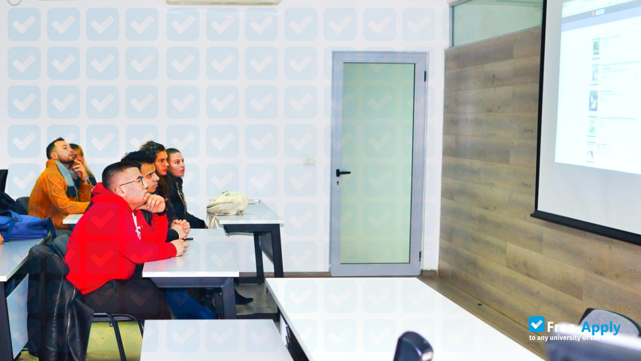 Photo de l’Metropolitan University of Tirana
