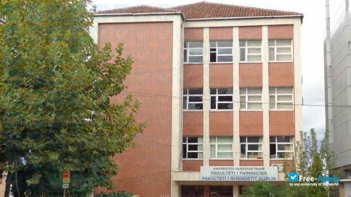 Foto de la University of Medicine #5