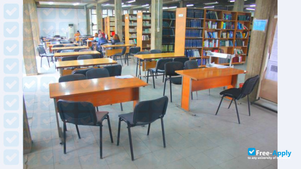 Foto de la Polytechnic School of Architecture and Urbanism Engineering #3