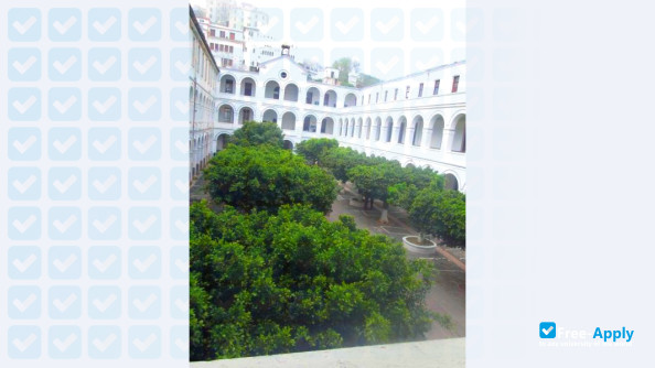 Foto de la Preparing School for Science and Techniques in Algiers #2