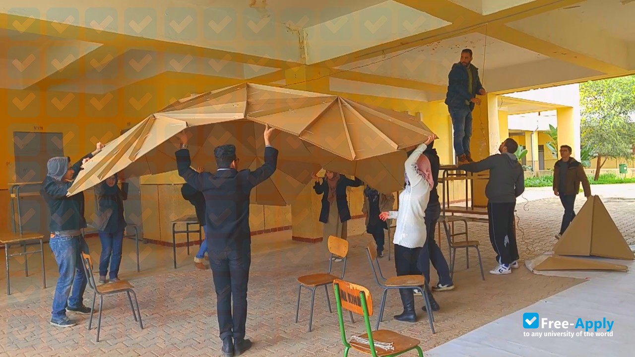 Foto de la Saad Dahlab University of Blida #3