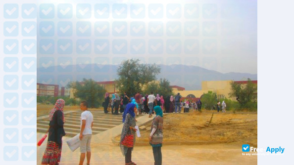Foto de la Saad Dahlab University of Blida #2