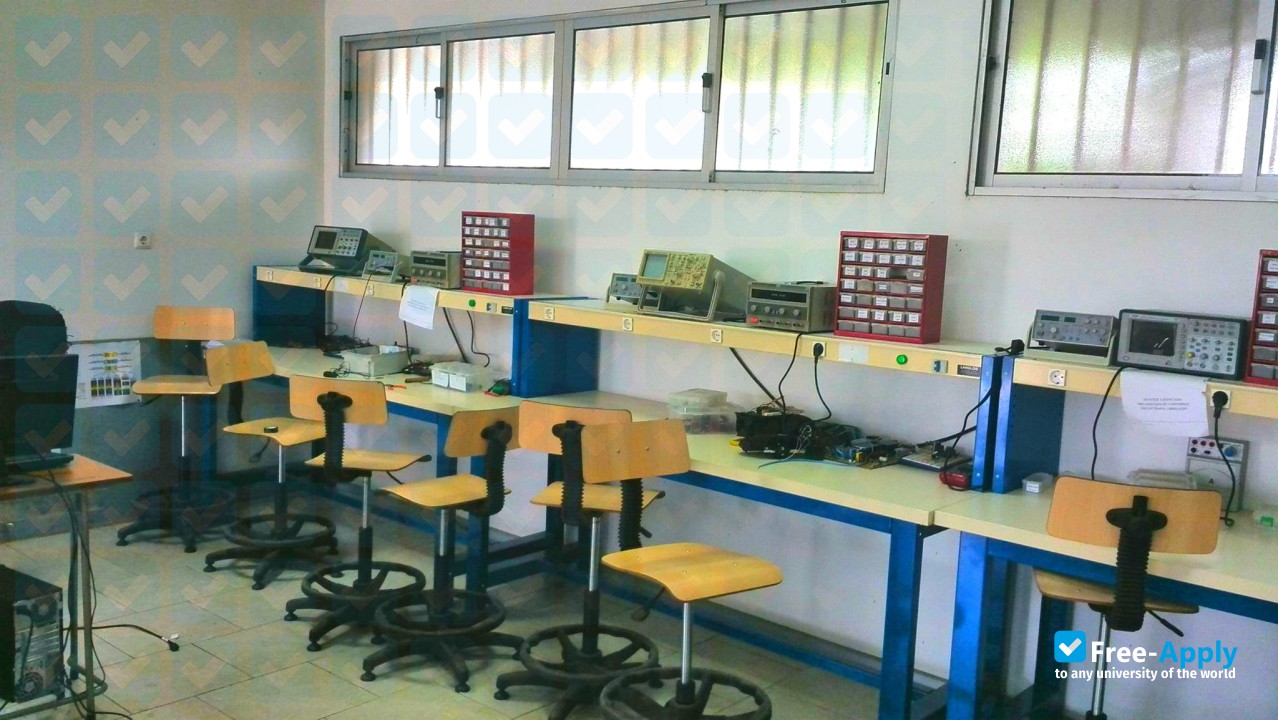 Photo de l’University Óscar Ribas #12