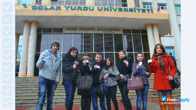 Odlar Yurdu University photo #7