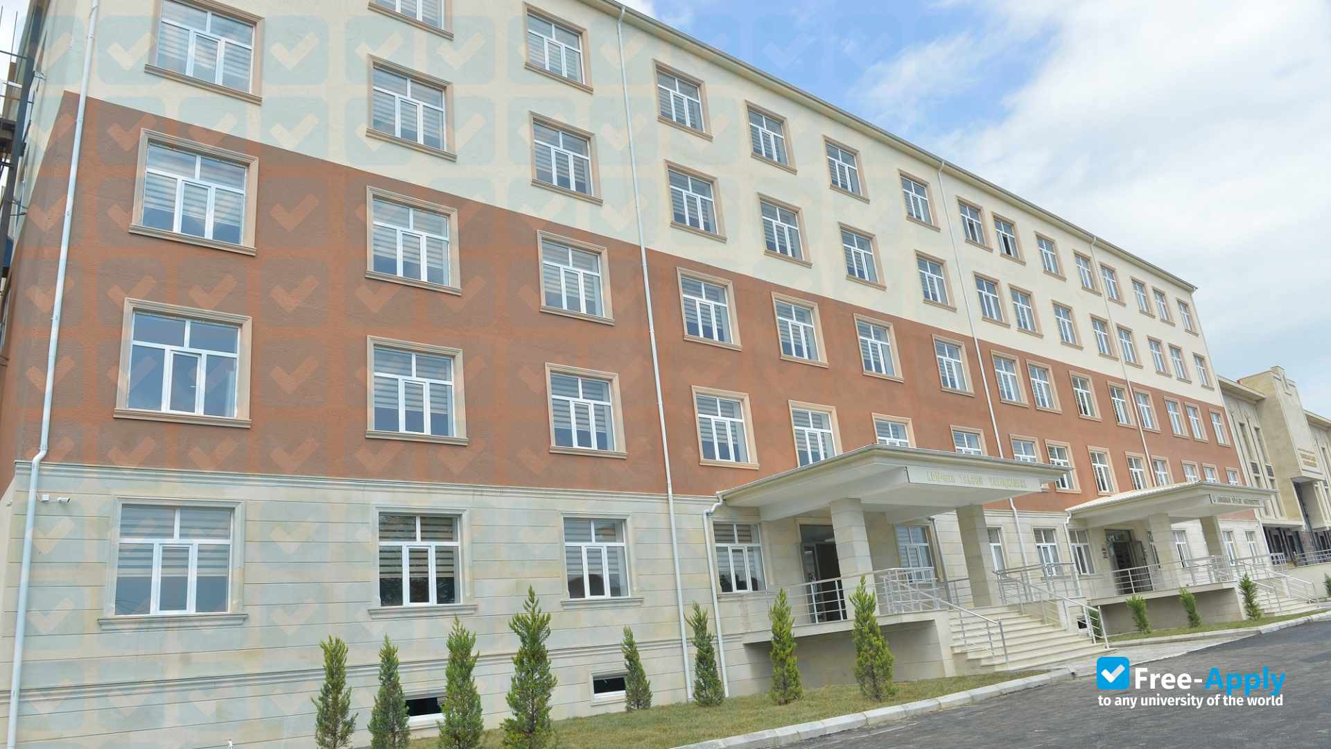Foto de la Lankaran State University #18
