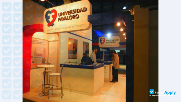 Foto de la University Favaloro #3