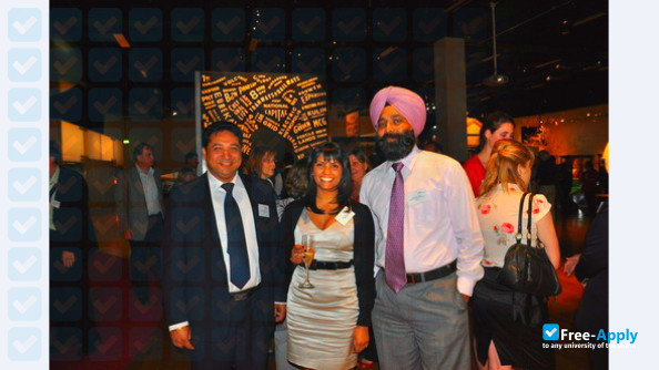 Foto de la Australian Institute of Technical Training #10