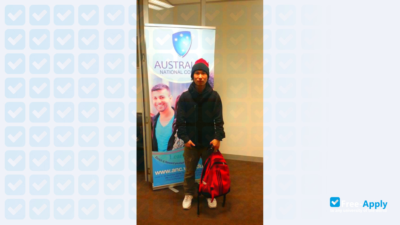 Foto de la Australian National College #8