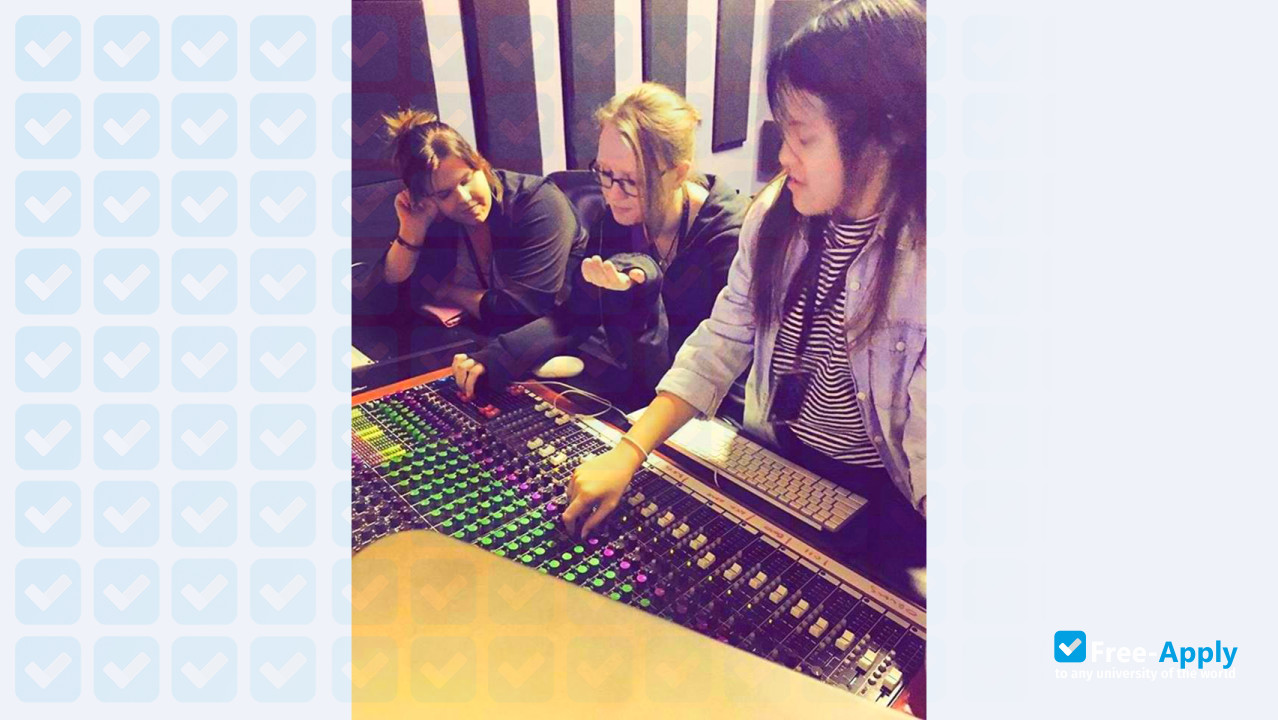 Photo de l’JMC Academy #16