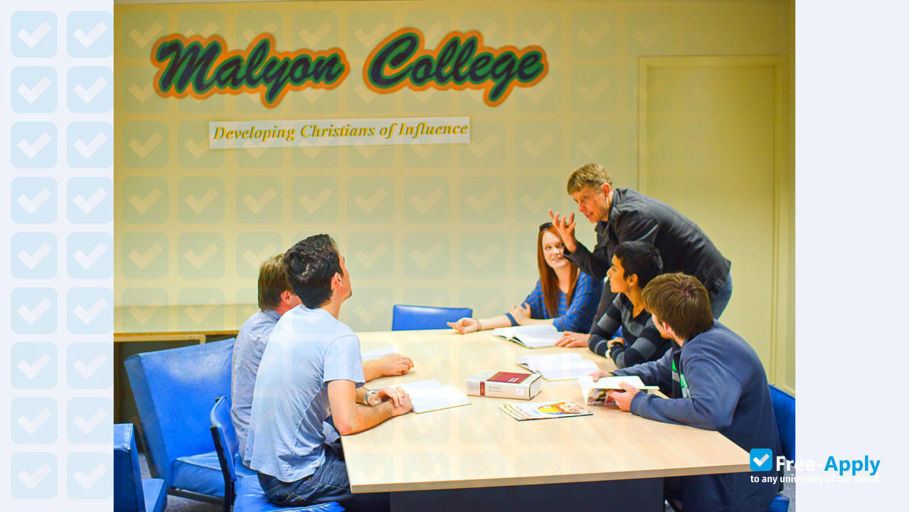 Photo de l’Malyon College #2