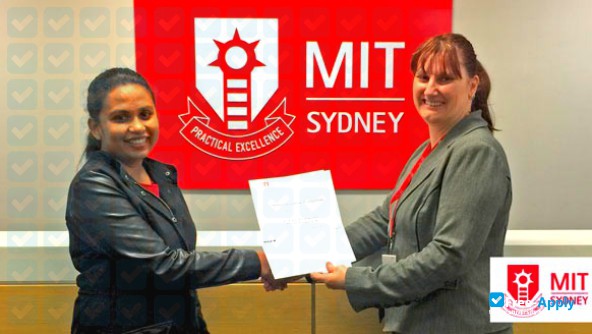 Melbourne Institute of Technology photo #3