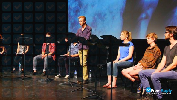 Foto de la National Institute of Dramatic Art #12