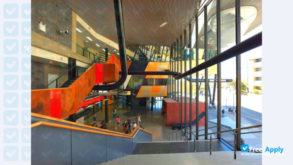 Foto de la Central Institute of Technology #2