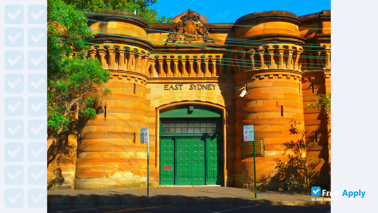 Foto de la National Art School #3