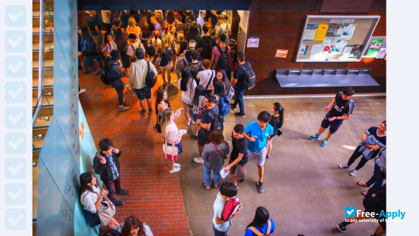 Foto de la Deakin College #8