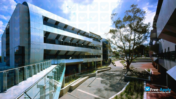 Foto de la Deakin College #13