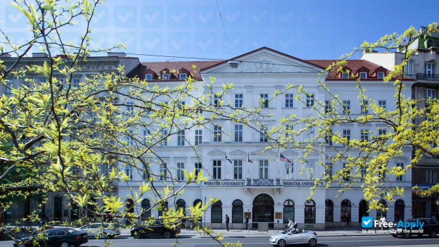 Webster Vienna Private University