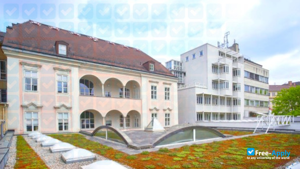Private Catholic University фотография №1