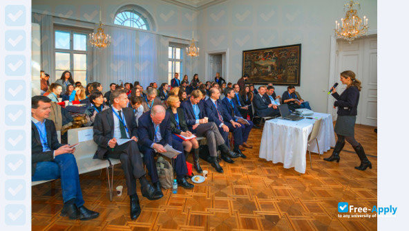 Lauder Business School photo #7
