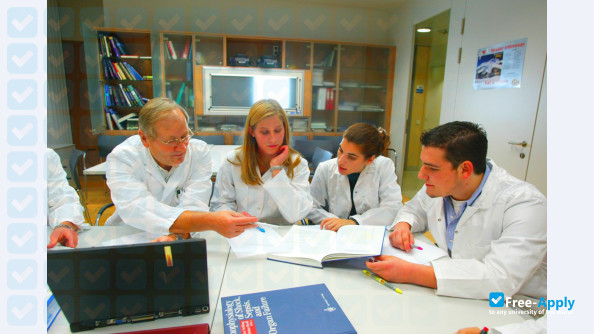 Paracelsus Medical University photo #6