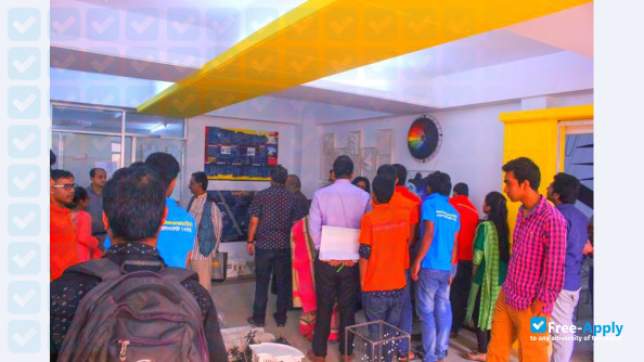 Foto de la Sonargaon University #9