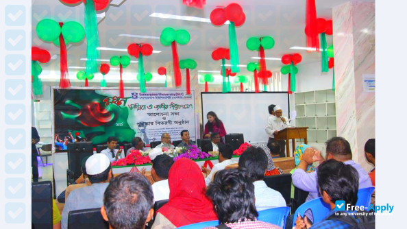Foto de la Sonargaon University #1