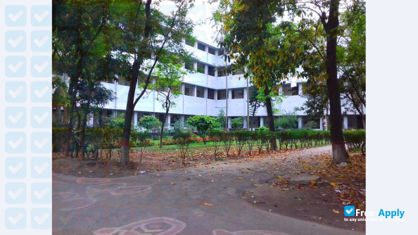 Foto de la Bangladesh University of Textiles #8