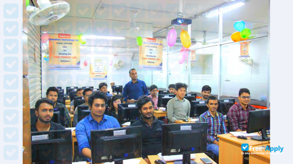 Foto de la Sylhet International University #7