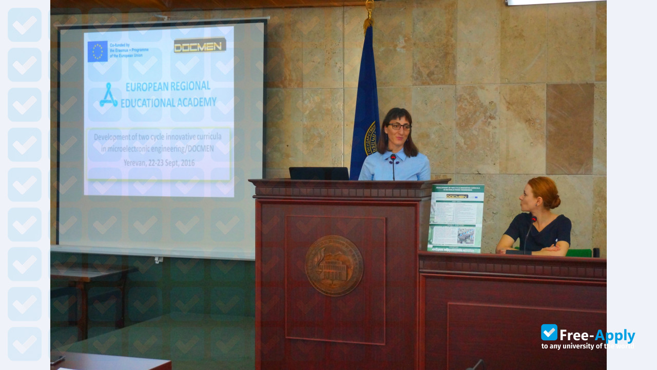 Foto de la European Regional Educational Academy #7