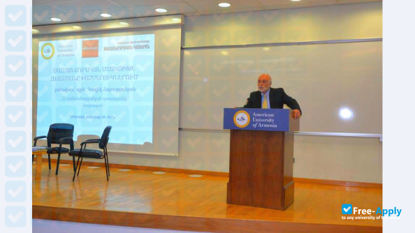 Foto de la American University of Armenia #6