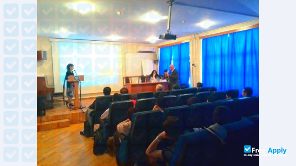 Foto de la Russian-Armenian (Slavonic) University #4
