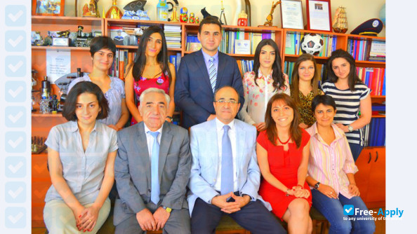 Foto de la Russian-Armenian (Slavonic) University #5