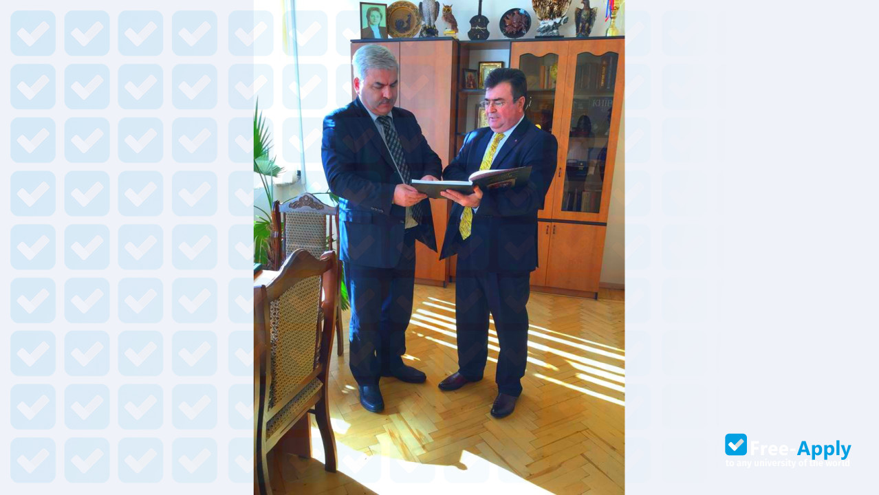 Photo de l’Ternopil National Economic University Scientific-Educational Centre in Yerevan #8