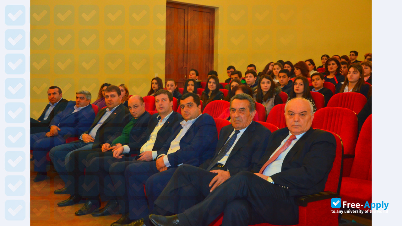 Photo de l’Mkhitar Gosh Armenian-Russian International University #7