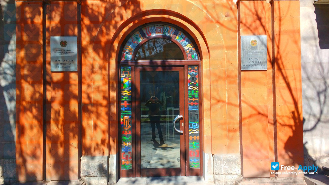 Foto de la Yerevan State Academy of Fine Arts #3