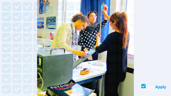 Photo de l’High School ICHEC #5