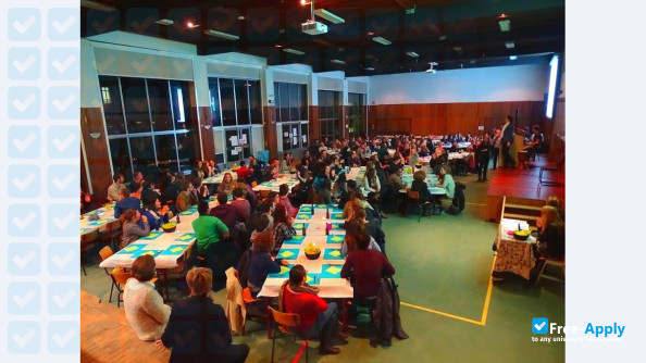 Photo de l’High School ICHEC #18