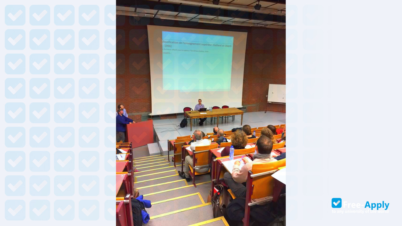 Photo de l’High School in Hainaut #9