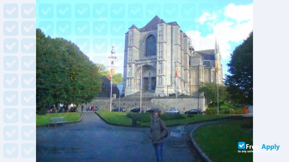 Foto de la University of Mons #3