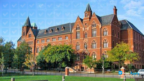 Foto de la University of Saint Louis #4