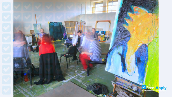 Free Higher Institute of Plastic Arts School of Graphic Research photo #3