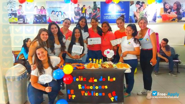 Foto de la Nur University #3