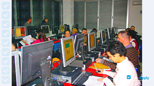 Photo de l’High college for applied and law sciences "Prometej" #4