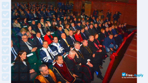 Foto de la University "Džemal Bijedić" of Mostar #5