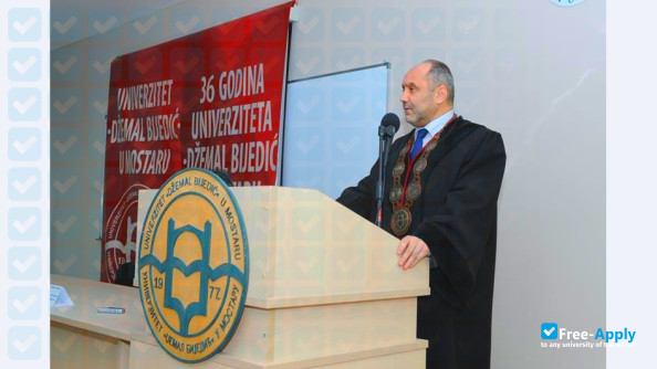 Foto de la University "Džemal Bijedić" of Mostar #3