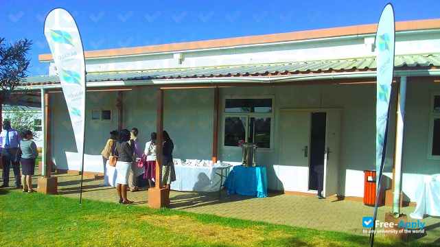 BA ISAGO University College