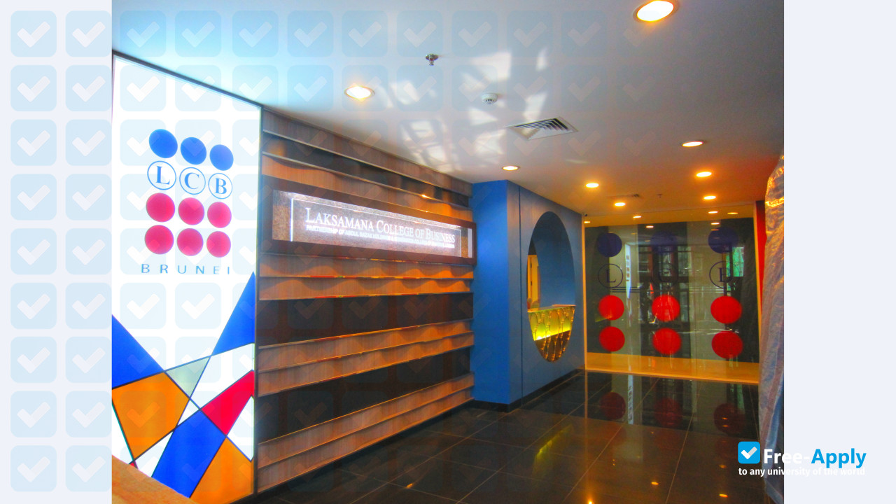 Foto de la Laksamana College of Business #3