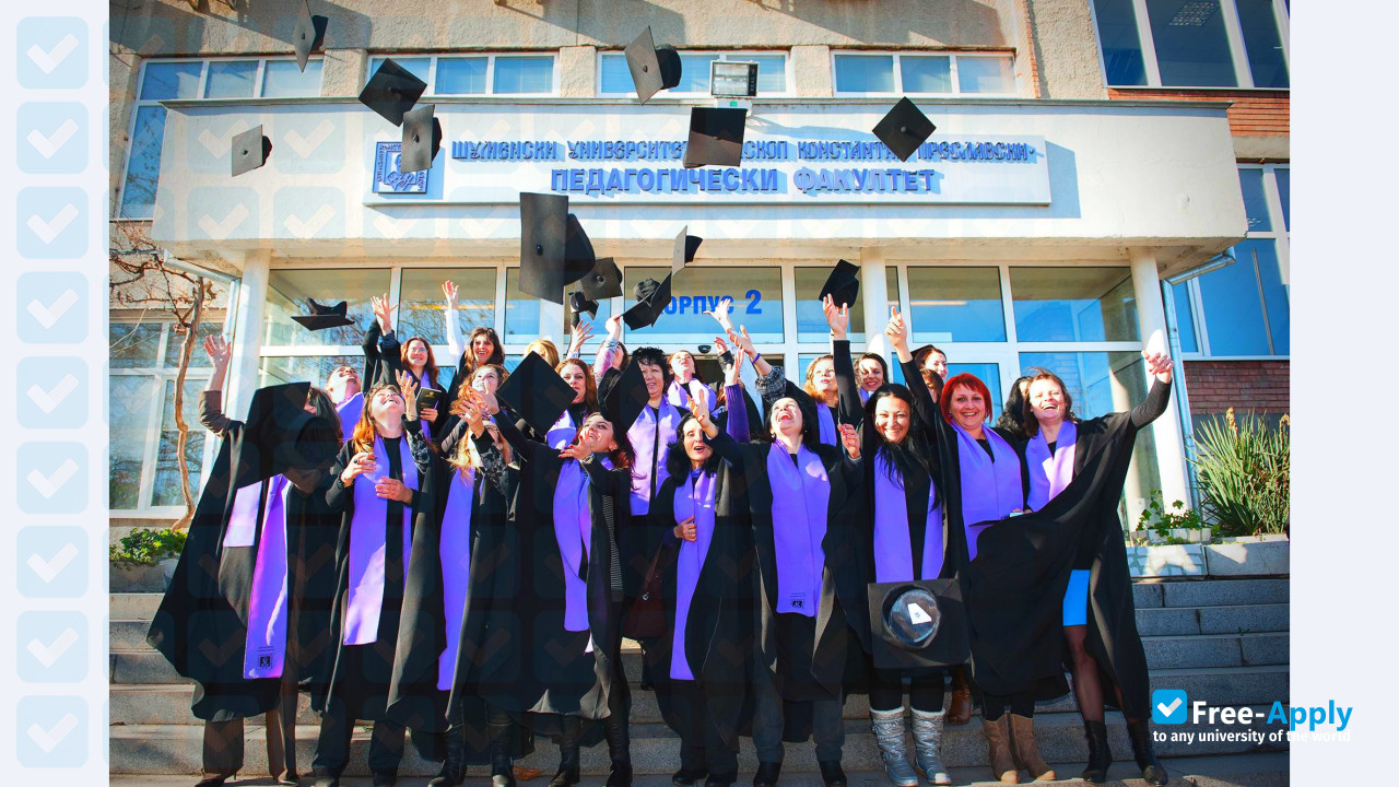 Foto de la University of Shumen "Episkop Konstantin Preslavski" #5
